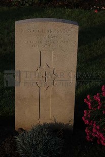 RUE-DES-BERCEAUX MILITARY CEMETERY, RICHEBOURG-L'AVOUE - SHAW, M