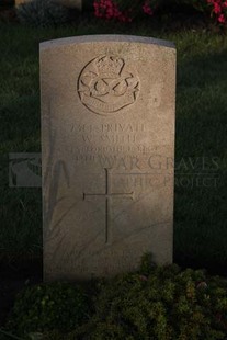 RUE-DES-BERCEAUX MILITARY CEMETERY, RICHEBOURG-L'AVOUE - SMITH, WILLIAM