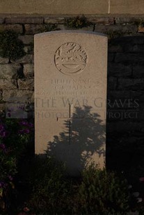 RUE-DES-BERCEAUX MILITARY CEMETERY, RICHEBOURG-L'AVOUE - TAFFS, CHARLES REGINALD
