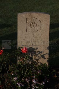 RUE-DES-BERCEAUX MILITARY CEMETERY, RICHEBOURG-L'AVOUE - TAYLOR, H S