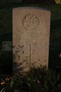 RUE-DES-BERCEAUX MILITARY CEMETERY, RICHEBOURG-L'AVOUE - TUBB, C E
