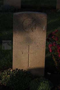 RUE-DES-BERCEAUX MILITARY CEMETERY, RICHEBOURG-L'AVOUE - UPTON, The Hon. ERIC EDWARD M. J.