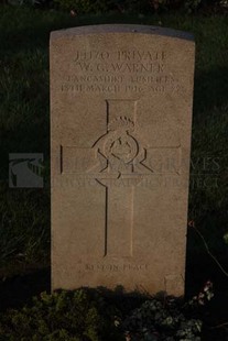 RUE-DES-BERCEAUX MILITARY CEMETERY, RICHEBOURG-L'AVOUE - WARNER, W G