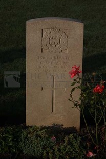 RUE-DES-BERCEAUX MILITARY CEMETERY, RICHEBOURG-L'AVOUE - WEAVERS, C