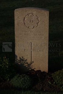 RUE-DES-BERCEAUX MILITARY CEMETERY, RICHEBOURG-L'AVOUE - WHITEHOUSE, W