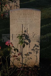 RUE-DES-BERCEAUX MILITARY CEMETERY, RICHEBOURG-L'AVOUE - WOODS, I