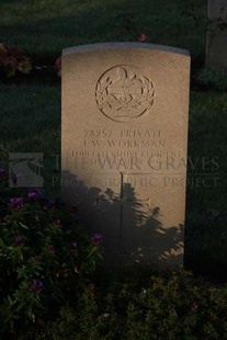 RUE-DES-BERCEAUX MILITARY CEMETERY, RICHEBOURG-L'AVOUE - WORKMAN, J W