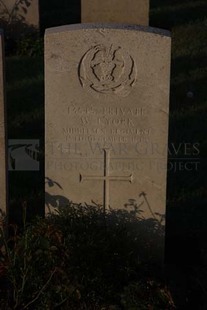 RUE-DES-BERCEAUX MILITARY CEMETERY, RICHEBOURG-L'AVOUE - YORK, W J