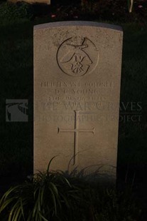 RUE-DES-BERCEAUX MILITARY CEMETERY, RICHEBOURG-L'AVOUE - YOUNG, DAVID COLEY
