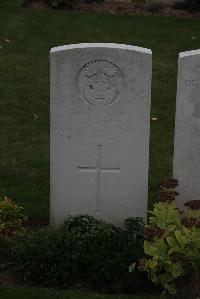 Guillemont Road Cemetery Guillemont - Smith, T