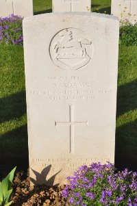 Grand-Seraucourt British Cemetery - Adams, S