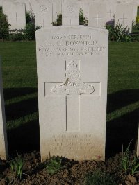 Grand-Seraucourt British Cemetery - Downton, E D