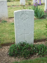 Foncquevillers Military Cemetery - Jellicoe, M E
