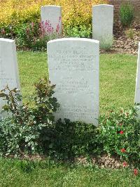 Foncquevillers Military Cemetery - Pearson, William Herbert