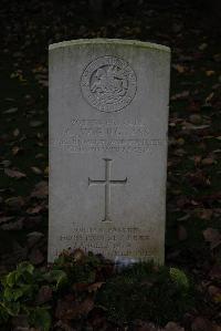 Hermies British Cemetery - Buglass, G W