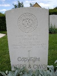 Le Grand-Luce War Cemetery - Duncan, James N.
