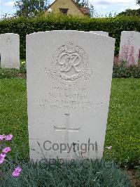 Le Grand-Luce War Cemetery - Fisher, William John