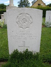 Le Grand-Luce War Cemetery - Johnson, Arthur