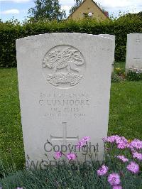 Le Grand-Luce War Cemetery - Luxmoore, Coryndon