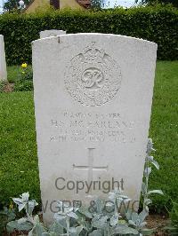 Le Grand-Luce War Cemetery - McFarlane, Hugh Stewart