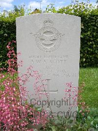 Le Grand-Luce War Cemetery - Scott, Arthur William Atkinson