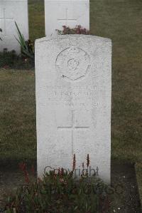 Les Baraques Military Cemetery Sangatte - Balcomb, J