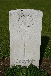 Les Baraques Military Cemetery Sangatte - Bennett, J A