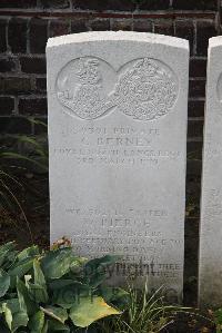 Les Baraques Military Cemetery Sangatte - Berney, C