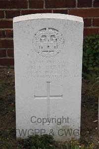 Les Baraques Military Cemetery Sangatte - Beste, Henry Felix