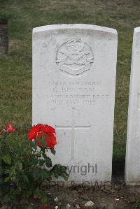 Les Baraques Military Cemetery Sangatte - Bettam, G