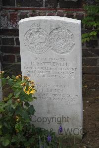 Les Baraques Military Cemetery Sangatte - Binder, H