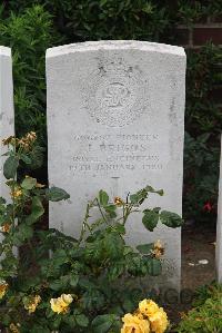 Les Baraques Military Cemetery Sangatte - Briggs, John