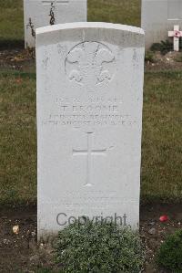 Les Baraques Military Cemetery Sangatte - Broome, T