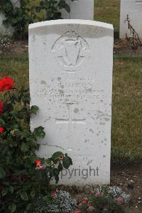 Les Baraques Military Cemetery Sangatte - Bruton, T