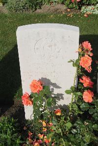 Les Baraques Military Cemetery Sangatte - Busk, Leonard Valentine