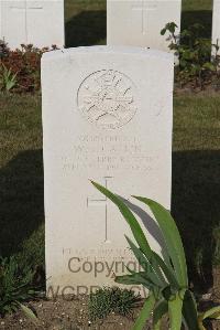 Les Baraques Military Cemetery Sangatte - Catlin, William Joseph