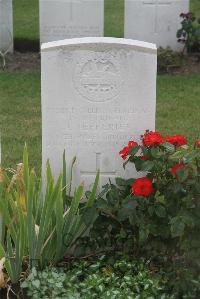Les Baraques Military Cemetery Sangatte - Collins, Robert