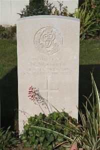 Les Baraques Military Cemetery Sangatte - Cooper, Walter William