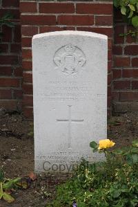 Les Baraques Military Cemetery Sangatte - Cornwell, William