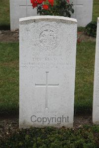Les Baraques Military Cemetery Sangatte - Dickinson, T