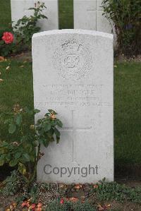 Les Baraques Military Cemetery Sangatte - Dingle, E C