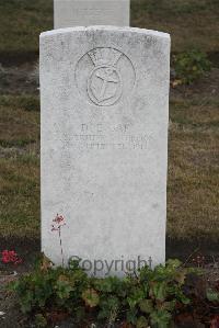 Les Baraques Military Cemetery Sangatte - Doe Gai, 