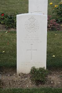 Les Baraques Military Cemetery Sangatte - Easton, William