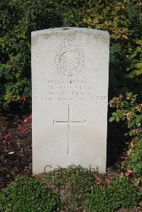 Les Baraques Military Cemetery Sangatte - Fletcher, W