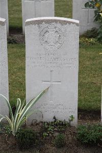 Les Baraques Military Cemetery Sangatte - Fryer, Edward James