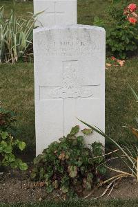 Les Baraques Military Cemetery Sangatte - Fullick, F