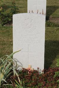 Les Baraques Military Cemetery Sangatte - Girdler, A J