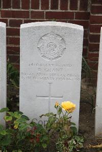 Les Baraques Military Cemetery Sangatte - Grant, D