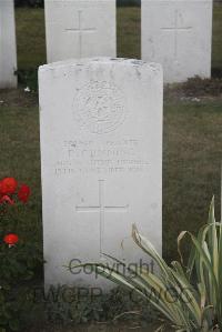 Les Baraques Military Cemetery Sangatte - Gunning, P