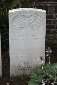 Les Baraques Military Cemetery Sangatte - Hails, Christopher Francis Steel